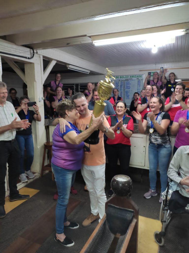 Bolão: jogo de integração e amizade